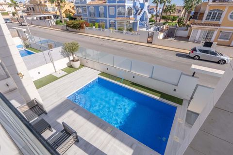 Villa i Cabo Roig, Alicante, Cabo Roig - € 649.900 | Ref: P8247 - foto 17