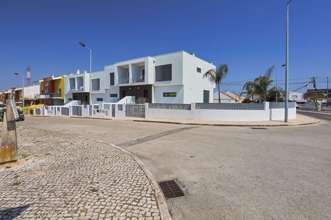 Villa i Almada, Setubal, Almada - € 720.000 | Ref: C0483-01519 - foto 2