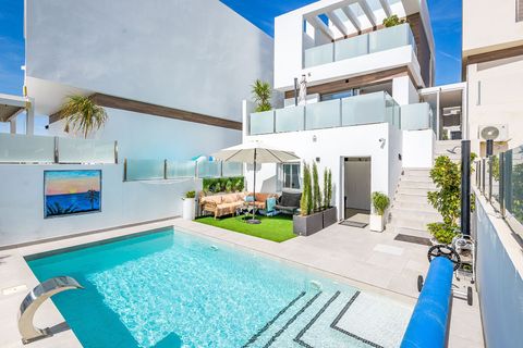 Villa i Orihuela Costa, Alicante, Orihuela Costa - € 499.000 | Ref: 3405-04198 - foto 1