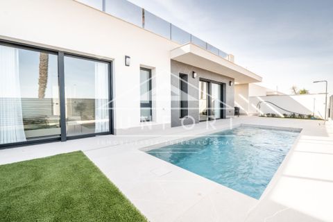Villa in Torrevieja, Alicante - foto 1