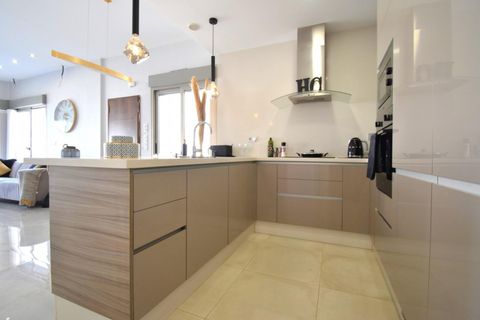 Rækkehus i Orihuela Costa, Alicante, Orihuela Costa - € 369.950 | Ref: AM-02093/8919 - foto 6