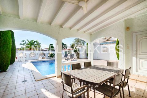 Villa i Empuriabrava, Gerona, Empuriabrava - € 1.050.000 | Ref: W-046S45 - foto 11