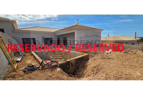 Bungalow i Alcantarilha, Faro, Alcantarilha - € 690.000 | Ref: V3-P-3036 - foto 1