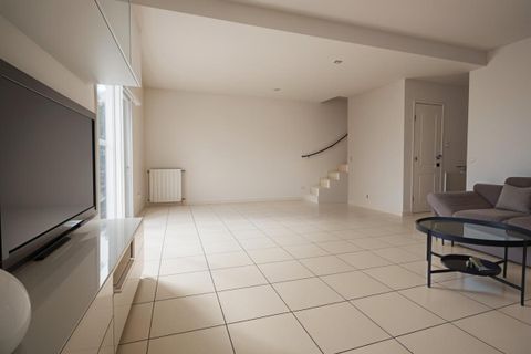 Villa i Chelles, Seine-et-Marne, Chelles - € 399.000 | Ref: 400074HSCFVIVHSCFVIV - foto 5