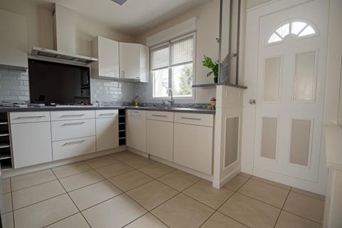 Villa i Chelles, Seine-et-Marne, Chelles - € 399.000 | Ref: 400074HSCFVIVHSCFVIV - foto 6