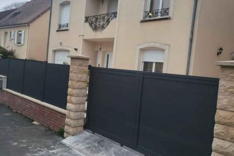 Villa i Le Mans, Sarthe, Le Mans - € 379.800 | Ref: 422969LGI - foto 1