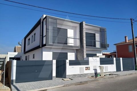 Byhus i Seixal, Setubal, Seixal - € 585.000 | Ref: 1150870/25LS - foto 1