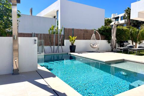 Villa a Estepona, Malaga, Estepona - € 1.775.000 | Ref: SPCRM3887 - foto 3