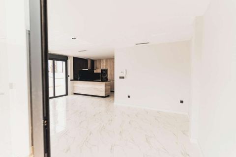 Villa i Punta Prima, Alicante, Punta Prima - € 699.900 | Ref: 493-115-10-115 - foto 12