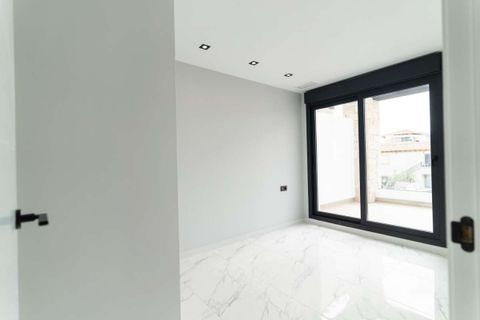 Villa i Punta Prima, Alicante, Punta Prima - € 699.900 | Ref: 493-115-10-115 - foto 25