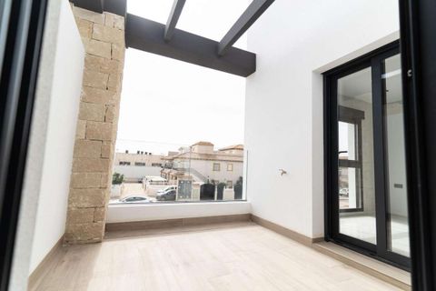 Villa i Punta Prima, Alicante, Punta Prima - € 699.900 | Ref: 493-115-10-115 - foto 28