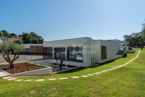 Villa i Corroios, Setubal, Corroios - € 2.500.000 | Ref: PROP-33546 - foto 1