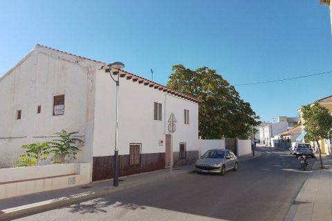 Landsbyhus i Baza, Granada, Baza - € 265.000 | Ref: v3102 - foto 1