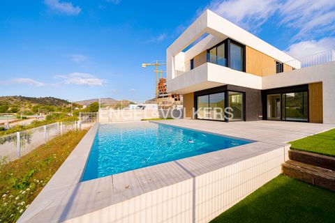 Villa i Finestrat, Alicante, Finestrat - € 825.000 | Ref: W-046RO2 - foto 1