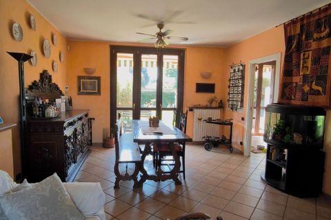 Villa i Saronno, Varese, Saronno - € 475.000 | Ref: es5554399 - foto 4