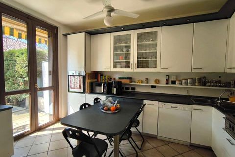Villa i Saronno, Varese, Saronno - € 475.000 | Ref: es5554399 - foto 8