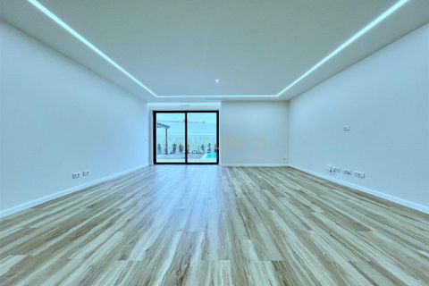 Villa i Carcavelos, Lisbon, Carcavelos - € 1.700.000 | Ref: C0283-01132 - foto 2