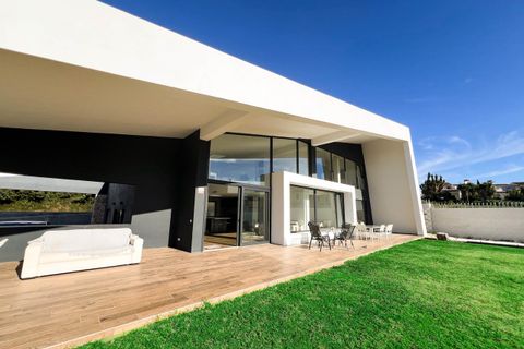 Villa a Estepona, Malaga, Estepona - € 2.190.000 | Ref: RNG174V3 - foto 1
