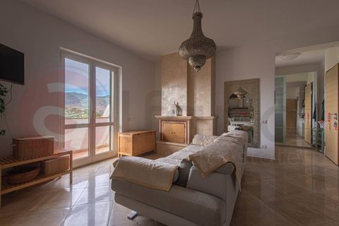 Villa a Cassino, Frosinone, Cassino - € 350.000 | Ref: AC99-149-1669 - foto 2