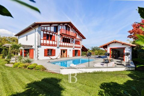 Villa a Larressore, Pyrenees-Atlantiques, Larressore - € 1.800.000 | Ref: M1767 - foto 2