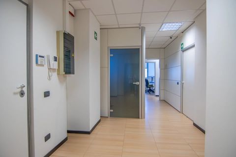L'establiment comercial a Padua, Padua, Padua - € 2.700/mes | Ref: VBB50 - foto 20