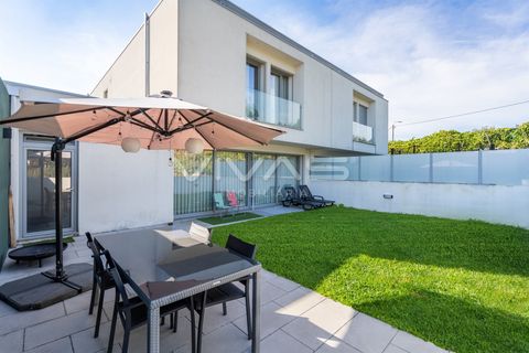 Villa i Guimaraes, Braga, Guimaraes - € 399.900 | Ref: 01-3723 - foto 1