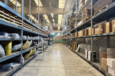 L'establiment comercial a Modugno, Bari, Modugno - € 3.100.000 | Ref: 11992/2025 - foto 5