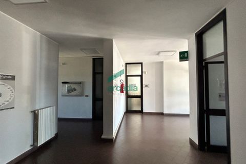 L'establiment comercial a Modugno, Bari, Modugno - € 3.100.000 | Ref: 11992/2025 - foto 24