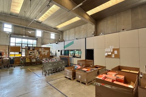 L'establiment comercial a Modugno, Bari, Modugno - € 3.100.000 | Ref: 11992/2025 - foto 29