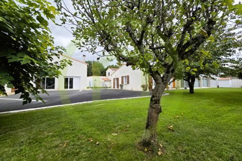 Villa i Breuillet, Charente-Maritime, Breuillet - € 575.000 | Ref: 3011441370 - foto 1
