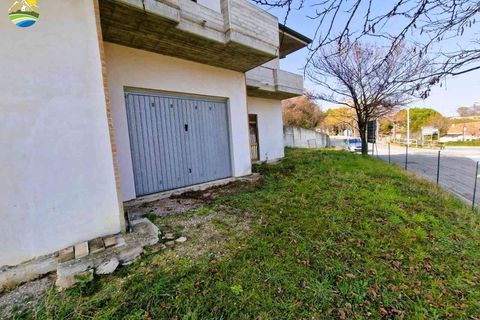 Villa a Castilenti, Teramo, Castilenti - € 120.000 | Ref: EL947-607482 - foto 4