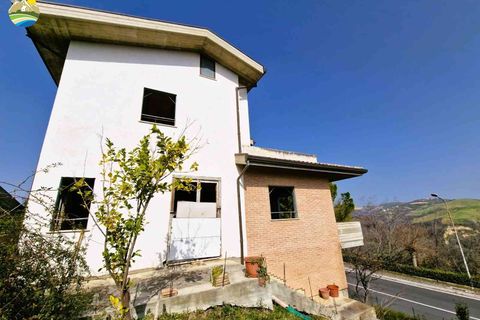 Villa a Castilenti, Teramo, Castilenti - € 120.000 | Ref: EL947-607482 - foto 13
