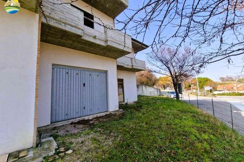 Villa a Castilenti, Teramo, Castilenti - € 120.000 | Ref: EL947-607482 - foto 20