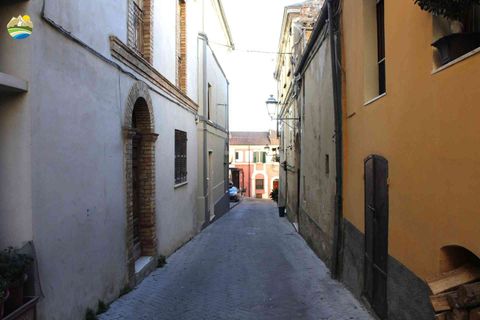 Villa a Castilenti, Teramo, Castilenti - € 29.000 | Ref: EL997-607730 - foto 4