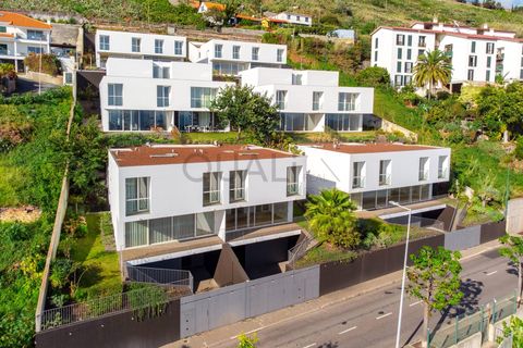 Villa i Funchal, Madeira, Funchal - € 1.500.000 | Ref: Q2593 - foto 3