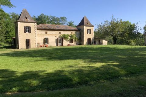 Villa i Marmande, Lot-et-Garonne, Marmande - € 380.000 | Ref: 60B6402979B54C33 - foto 1
