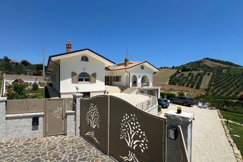 Villa i Tortoreto, Teramo, Tortoreto - € 840.000 | Ref: es5554821 - foto 11