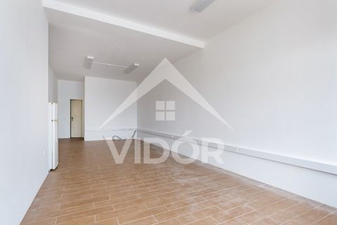 Erhvervsejendom i Paramos, Aveiro, Paramos - € 150.000 | Ref: 01.AV.11.001 - foto 4