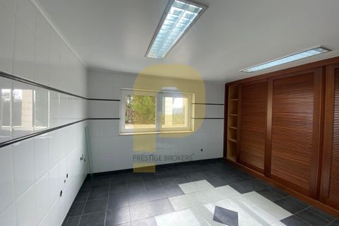 Villa i Belas, Lisbon, Belas - € 2.100.000 | Ref: PB2025476 - foto 32