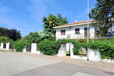 Villa a Mesero, Milan, Mesero - € 362.000 | Ref: Villa con due appartamenti, via 2 Giugno 6, Mesero - foto 3