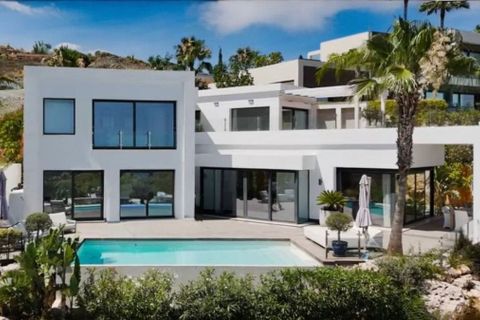Villa a El Paraiso, Malaga, El Paraiso - € 2.950.000 | Ref: DPIe18688 - foto 2