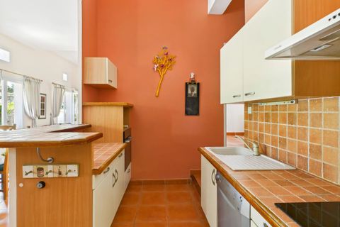 Villa a Mallemort, Bouches-du-Rhone, Mallemort - € 850.000 | Ref: BVI82876 - foto 4