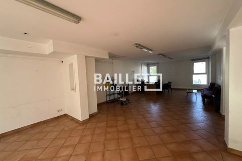 Erhvervsejendom i Antibes, Alpes-Maritimes, Antibes - € 3.000/måned | Ref: 0903 - foto 3