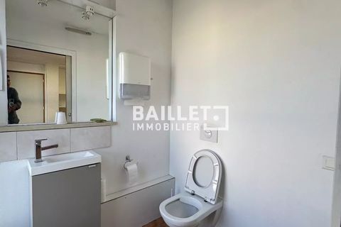 Erhvervsejendom i Antibes, Alpes-Maritimes, Antibes - € 3.000/måned | Ref: 0903 - foto 7