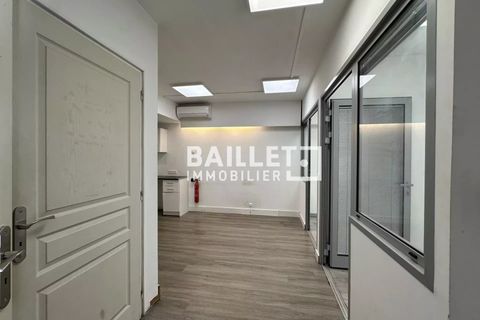 Erhvervsejendom i Antibes, Alpes-Maritimes, Antibes - € 3.000/måned | Ref: 0903 - foto 12