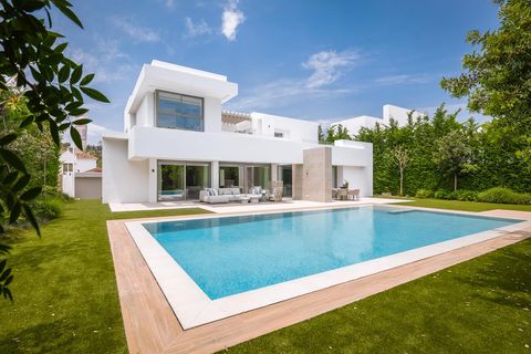 Villa i Estepona, Malaga, Estepona - € 2.495.000 | Ref: 28262035-01/6833 - foto 1