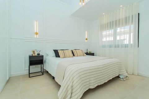 Byhus i Torrevieja, Alicante, Torrevieja - € 499.000 | Ref: 741525 - foto 19