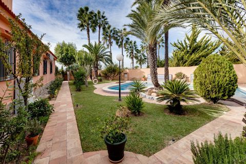 Villa i Torrevieja, Alicante, Torrevieja - € 850.000 | Ref: 741402 - foto 12