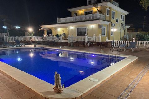 Villa i Torrevieja, Alicante, Torrevieja - € 598.000 | Ref: 740962 - foto 1