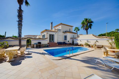 Villa i Orihuela Costa, Alicante, Orihuela Costa - € 550.000 | Ref: 745309 - foto 1